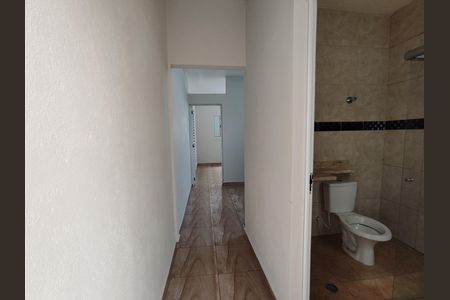 Casa para alugar com 35m², 1 quarto e sem vaga Casa para alugar com 35m², 1 quarto e sem vagaBanheiro Corredor