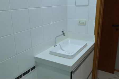 Apartamento para alugar com 66m², 2 quartos e 1 vaga Apartamento para alugar com 66m², 2 quartos e 1 vagaBanheiro da Suíte