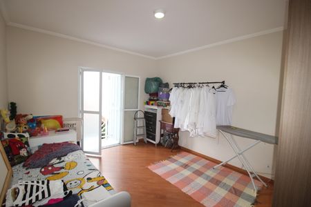 Casa à venda com 243m², 4 quartos e 4 vagasQuarto 2