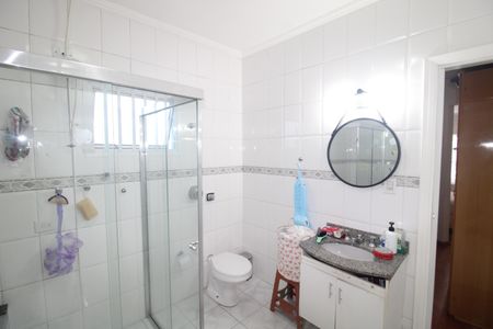 Casa à venda com 243m², 4 quartos e 4 vagasBanheiro 4