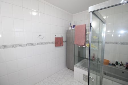 Casa à venda com 243m², 4 quartos e 4 vagasBanheiro 4