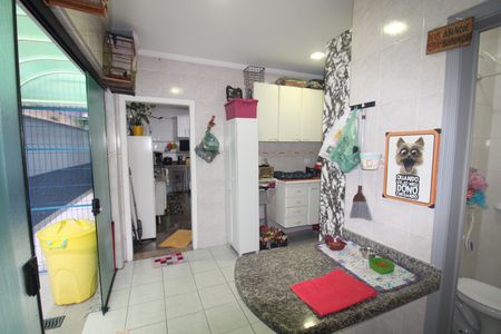 Casa à venda com 243m², 4 quartos e 4 vagasCozinha