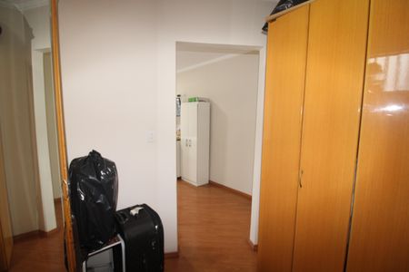 Casa à venda com 243m², 4 quartos e 4 vagasQuarto 3 - Closet