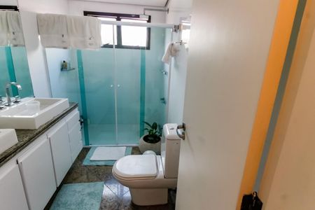 Apartamento à venda com 176m², 3 quartos e 3 vagasBanheiro da Suíte 3