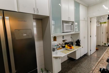 Apartamento à venda com 176m², 3 quartos e 3 vagasCozinha - Armários