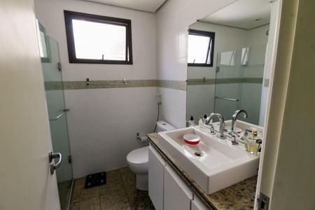 Apartamento à venda com 176m², 3 quartos e 3 vagasBanheiro da Suíte 1