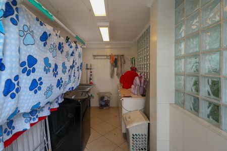 Casa à venda com 380m², 3 quartos e 6 vagas Casa à venda com 380m², 3 quartos e 6 vagasÁrea de Serviço