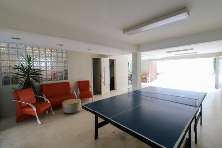 Casa à venda com 380m², 3 quartos e 6 vagas Casa à venda com 380m², 3 quartos e 6 vagasGaragem