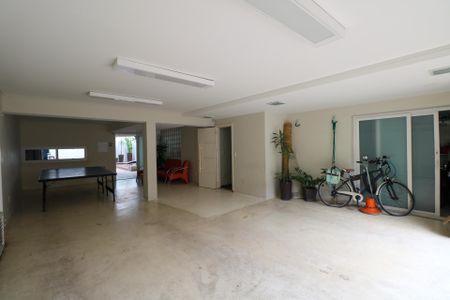 Casa à venda com 380m², 3 quartos e 6 vagas Casa à venda com 380m², 3 quartos e 6 vagasGaragem