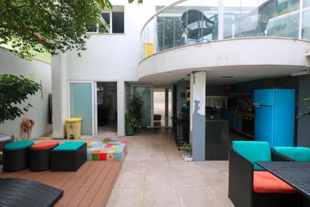 Casa à venda com 380m², 3 quartos e 6 vagas Casa à venda com 380m², 3 quartos e 6 vagasÁrea Gourmet