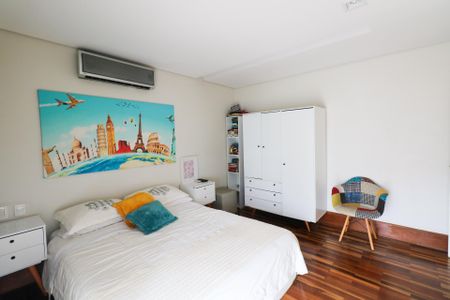 Casa à venda com 380m², 3 quartos e 6 vagas Casa à venda com 380m², 3 quartos e 6 vagasQuarto 2