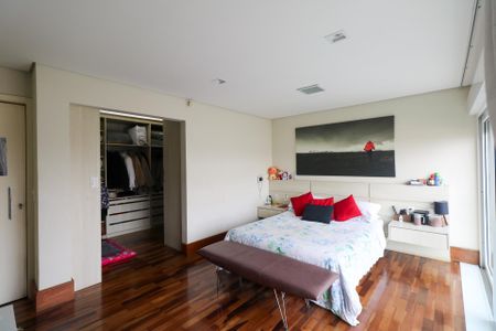 Casa à venda com 380m², 3 quartos e 6 vagas Casa à venda com 380m², 3 quartos e 6 vagasSuíte