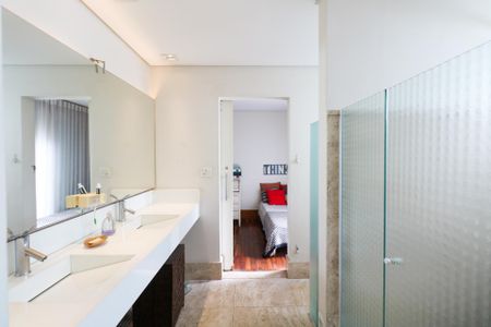 Casa à venda com 380m², 3 quartos e 6 vagas Casa à venda com 380m², 3 quartos e 6 vagasBanheiro - Quarto 1 e 2