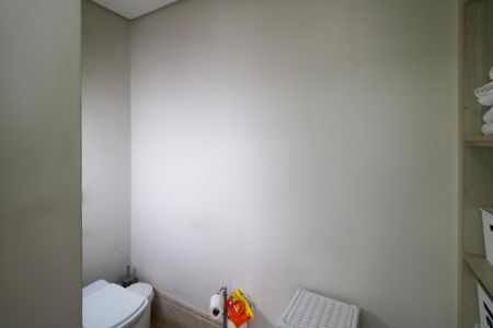 Casa à venda com 380m², 3 quartos e 6 vagas Casa à venda com 380m², 3 quartos e 6 vagasBanheiro da Suíte