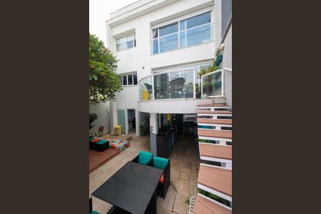 Casa à venda com 380m², 3 quartos e 6 vagas Casa à venda com 380m², 3 quartos e 6 vagasÁrea Gourmet