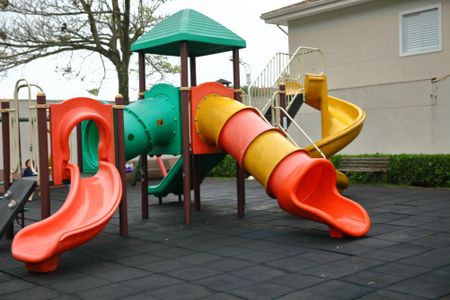 Casa de condomínio à venda com 108m², 3 quartos e 3 vagasÁrea comum - Playground