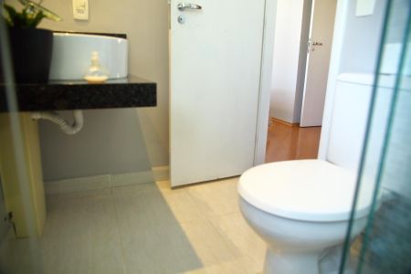 Casa de condomínio à venda com 108m², 3 quartos e 3 vagasBanheiro da Suíte