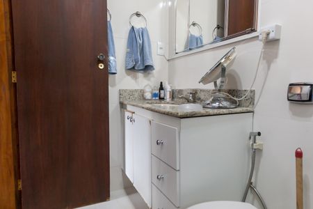 Casa de condomínio para alugar com 600m², 5 quartos e 5 vagasBanheiro da Suíte