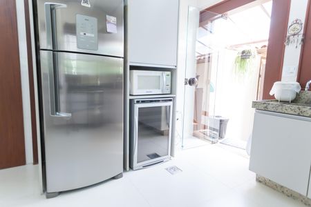 Casa de condomínio para alugar com 600m², 5 quartos e 5 vagasCozinha