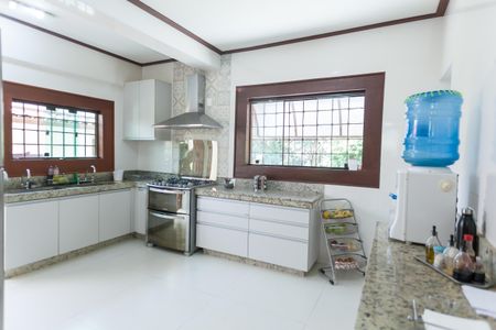 Casa de condomínio para alugar com 600m², 5 quartos e 5 vagasCozinha