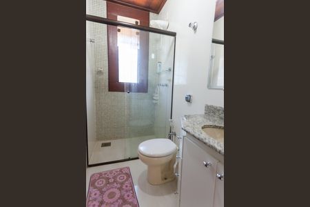 Casa de condomínio para alugar com 600m², 5 quartos e 5 vagasBanheiro Social