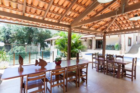 Casa de condomínio para alugar com 600m², 5 quartos e 5 vagasChurrasqueira