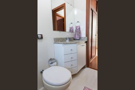 Casa de condomínio para alugar com 600m², 5 quartos e 5 vagasBanheiro Social