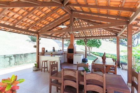 Casa de condomínio para alugar com 600m², 5 quartos e 5 vagasChurrasqueira