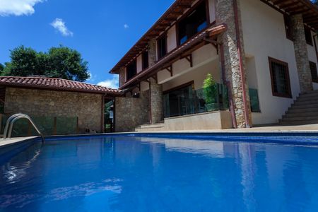 Casa de condomínio para alugar com 600m², 5 quartos e 5 vagasPiscina