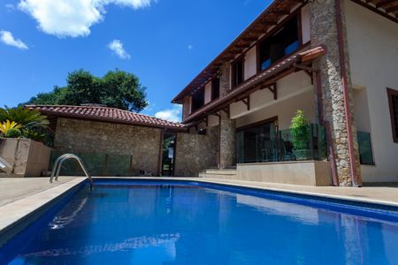 Casa de condomínio para alugar com 600m², 5 quartos e 5 vagasPiscina