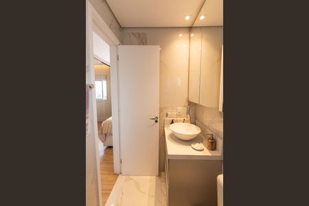 Apartamento à venda com 105m², 2 quartos e 2 vagasBanheiro da suíte