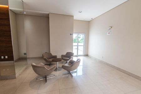 Apartamento à venda com 105m², 2 quartos e 2 vagasHall social