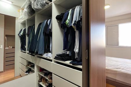 Apartamento para alugar com 42m², 1 quarto e 1 vagaCloset - Suíte