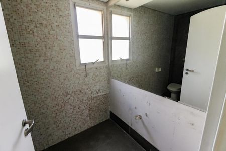 Apartamento para alugar com 175m², 3 quartos e 3 vagas Apartamento para alugar com 175m², 3 quartos e 3 vagasBanheiro da Suíte