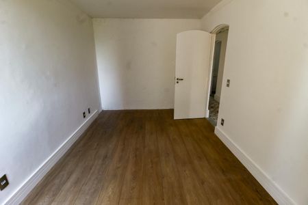 Apartamento para alugar com 175m², 3 quartos e 3 vagas Apartamento para alugar com 175m², 3 quartos e 3 vagasQuarto 2
