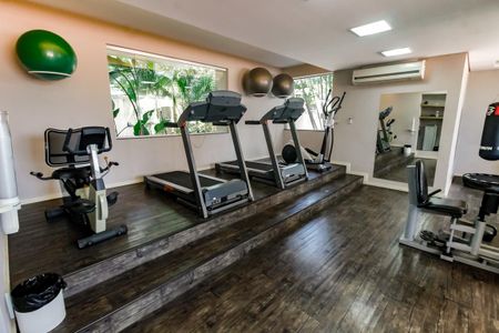 Apartamento para alugar com 175m², 3 quartos e 3 vagas Apartamento para alugar com 175m², 3 quartos e 3 vagasÁrea comum - Academia