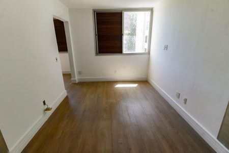 Apartamento para alugar com 175m², 3 quartos e 3 vagas Apartamento para alugar com 175m², 3 quartos e 3 vagasQuarto 3