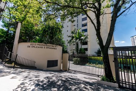 Apartamento para alugar com 175m², 3 quartos e 3 vagas Apartamento para alugar com 175m², 3 quartos e 3 vagasFachada e portaria