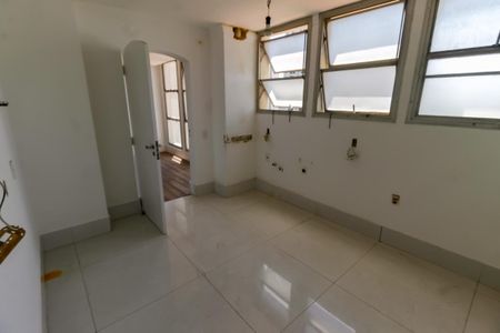 Apartamento para alugar com 175m², 3 quartos e 3 vagas Apartamento para alugar com 175m², 3 quartos e 3 vagasCozinha