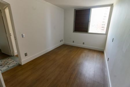Apartamento para alugar com 175m², 3 quartos e 3 vagas Apartamento para alugar com 175m², 3 quartos e 3 vagasQuarto 2