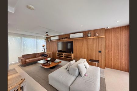 Casa de condomínio à venda com 906m², 5 quartos e 3 vagasSala