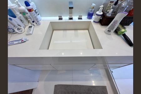 Casa de condomínio à venda com 906m², 5 quartos e 3 vagasBanheiro da Suíte 2