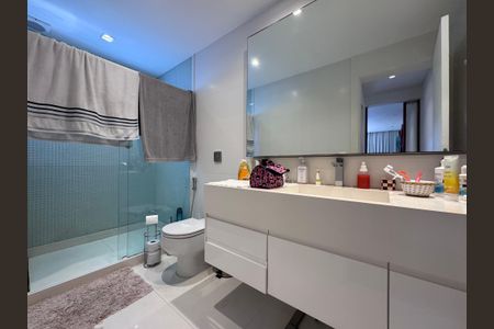 Casa de condomínio à venda com 906m², 5 quartos e 3 vagasBanheiro da Suíte 4