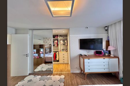 Casa de condomínio à venda com 906m², 5 quartos e 3 vagasSuíte 1