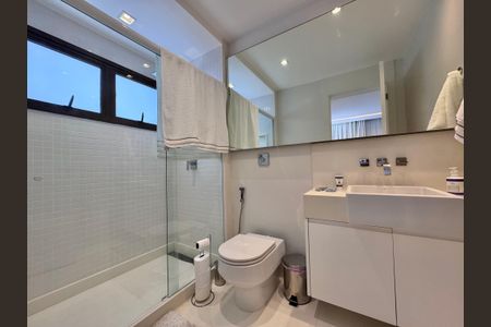 Casa de condomínio à venda com 906m², 5 quartos e 3 vagasBanheiro da Suíte 3