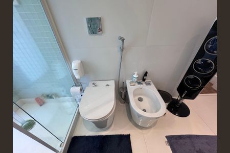 Casa de condomínio à venda com 906m², 5 quartos e 3 vagasBanheiro da Suíte 2