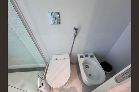 Casa de condomínio à venda com 906m², 5 quartos e 3 vagasBanheiro da Suíte 2