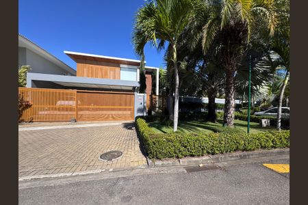 Casa de condomínio à venda com 906m², 5 quartos e 3 vagasFachada