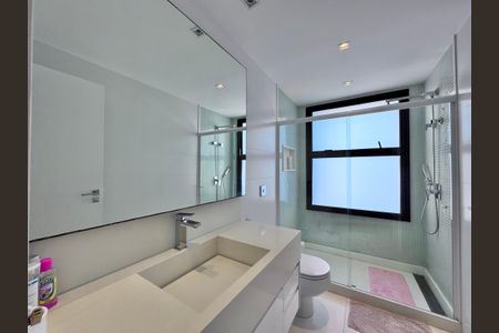 Casa de condomínio à venda com 906m², 5 quartos e 3 vagasBanheiro da Suíte