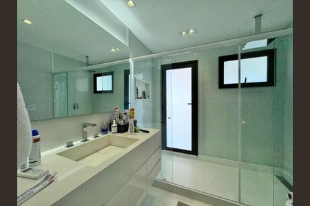 Casa de condomínio à venda com 906m², 5 quartos e 3 vagasBanheiro da Suíte 2